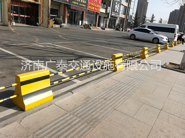 500&times;500小隔离墩