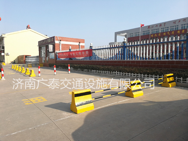 500&times;500小隔离墩